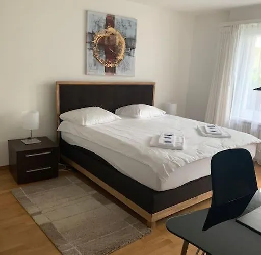 2 Bedroom Apartment Near Lake And City Centre - D5