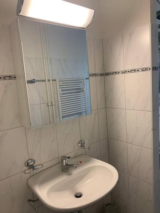2 Bedroom Near And Centre - D5 Apartment Zurich