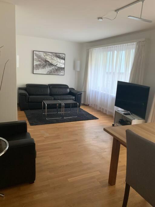 2 Bedroom Near And Centre - D5 Apartment *